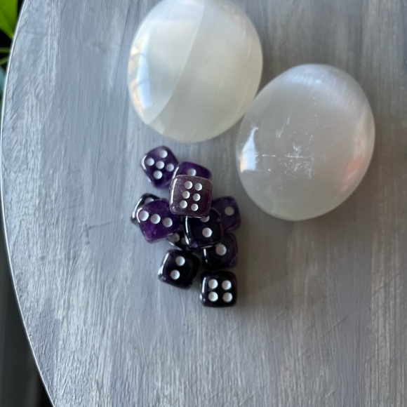 Amethyst dice pair - Picture 2 of 7
